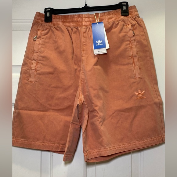 Men Trefoil Essentials + Dye Woven Shorts - Picture 1 of 8
